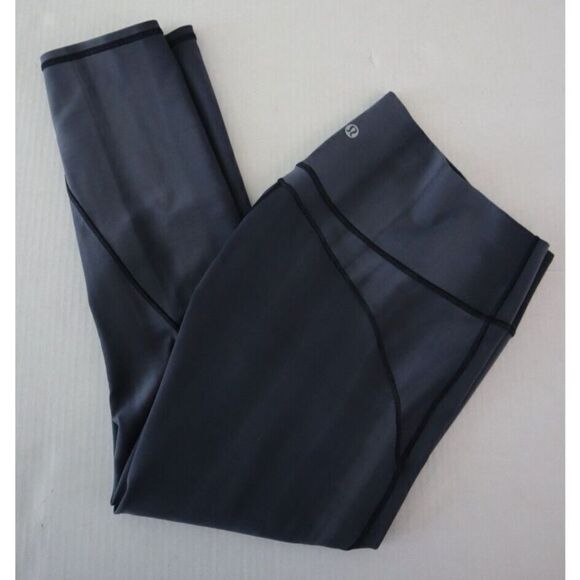 Lululemon W6BC9S Women's Sz 8 Gray/Black In Movement 23” Crop Leggings $88 - Picture 8 of 9